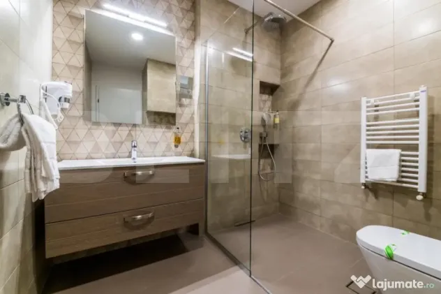 Apartament modern, 3 camere, 2 bai, parcare, Calea Turzii