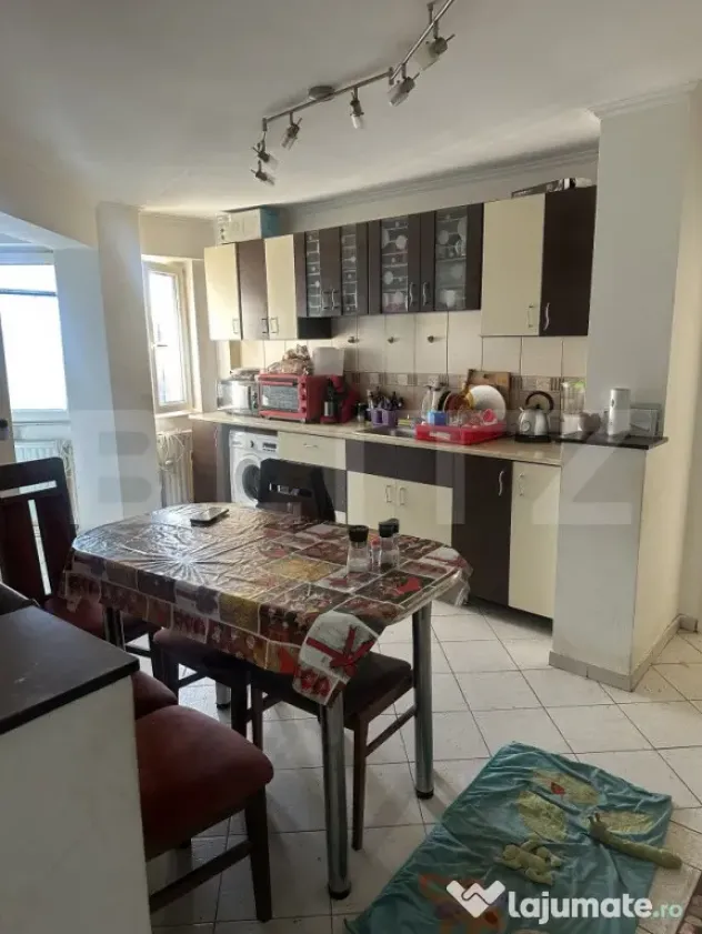 Apartament cu 3 camere, 84 mp, zona Micro 16