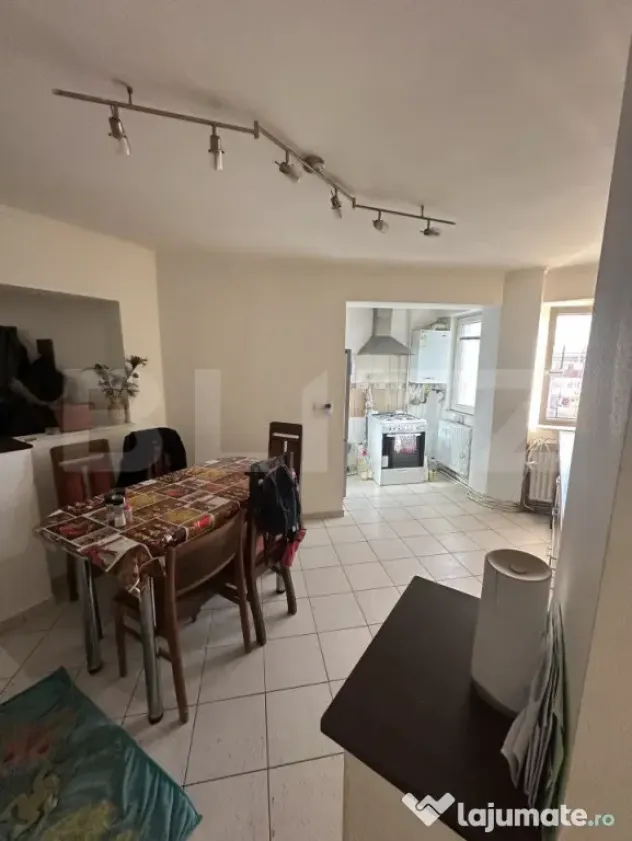 Apartament cu 3 camere, 84 mp, zona Micro 16