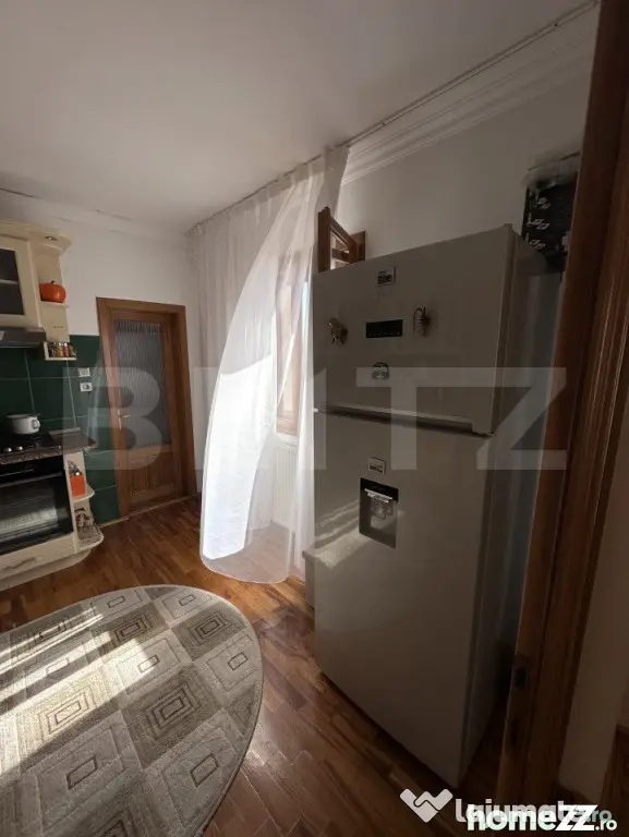 Casă spațioasă, 11 camere, 600 mp, teren 1450 mp, zona Li - Dej (Cluj)