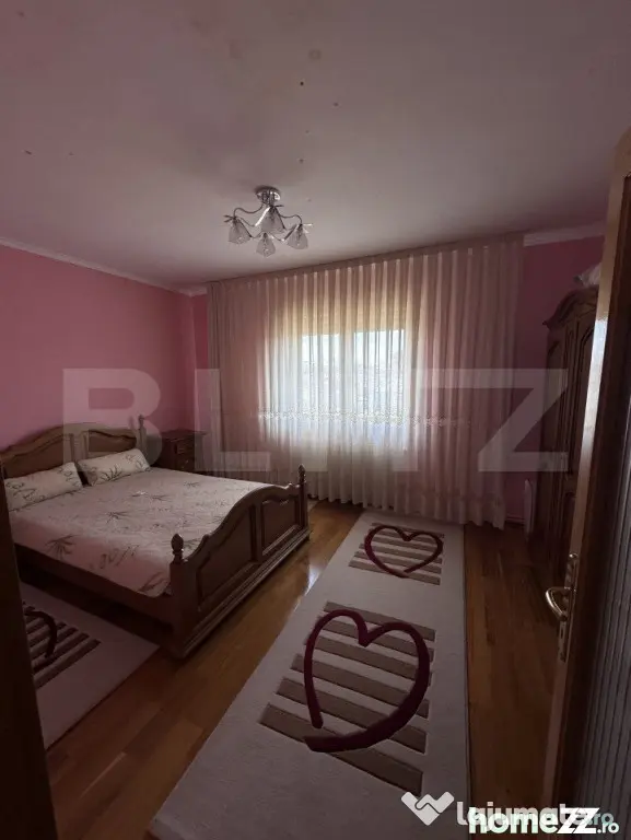 Casă spațioasă, 11 camere, 600 mp, teren 1450 mp, zona Li - Dej (Cluj)