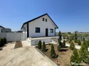 Clinceni, casa pe parter, 80mp, 3 camere, 2 bai, utilități 