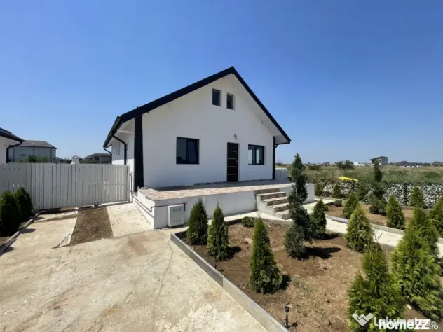Clinceni, casa pe parter, 80mp, 3 camere, 2 bai, utilități