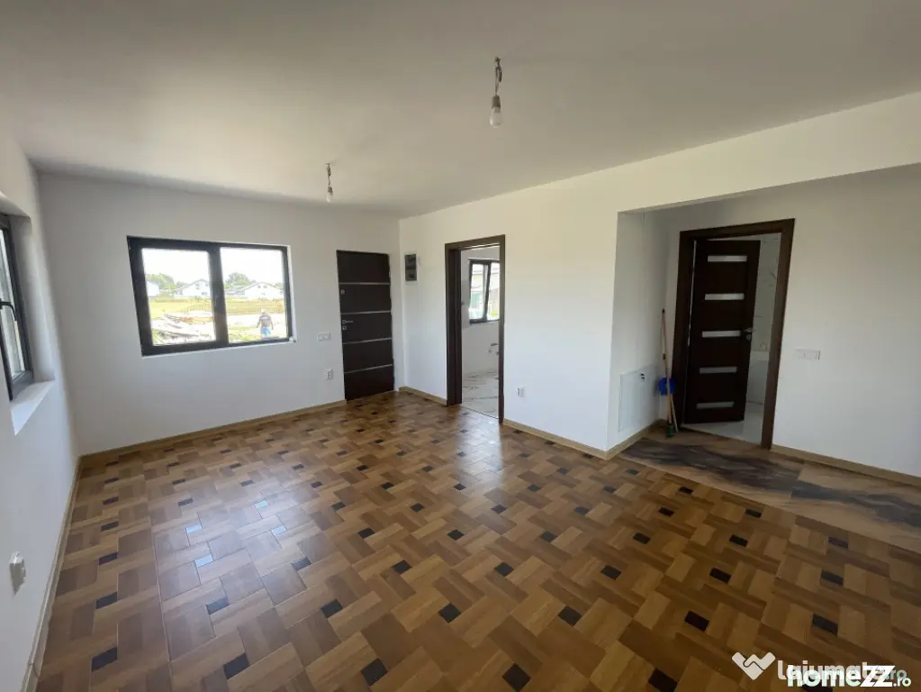 Clinceni, casa pe parter, 80mp, 3 camere, 2 bai, utilități