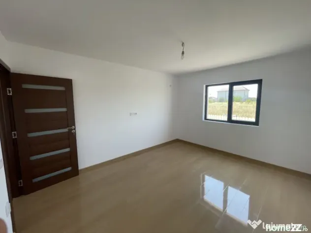 Clinceni, casa pe parter, 80mp, 3 camere, 2 bai, utilități