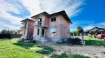 Casa la rosu 4 camere, 106 mp, zona Miroslava