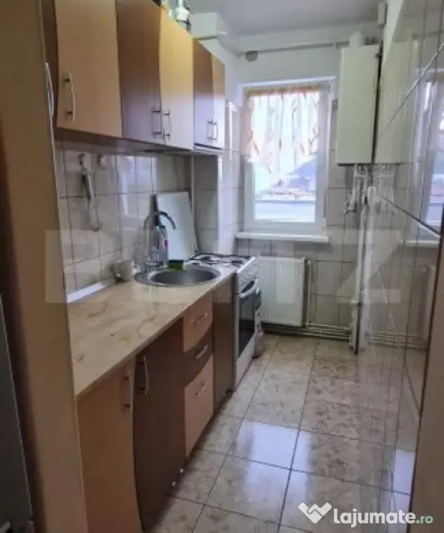 Apartament cu 2 Camere de Vânzare în Zărnești
