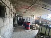 Casă cu 6 camere de vânzare 