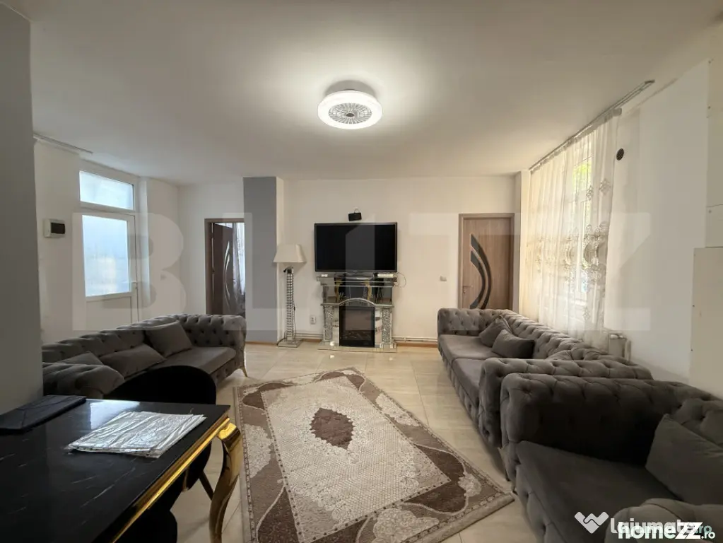 Apartament 3 camere cu 3 băi, bloc nou, terasă, zona Rocad