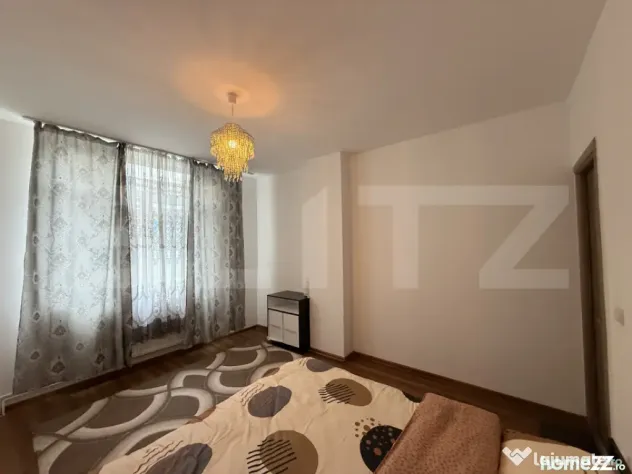 Apartament 3 camere cu 3 băi, bloc nou, terasă, zona Rocad