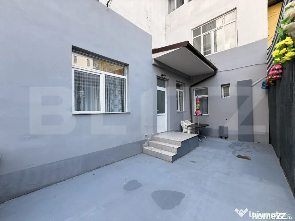 Apartament 3 camere cu 3 băi, bloc nou, terasă, zona Rocad