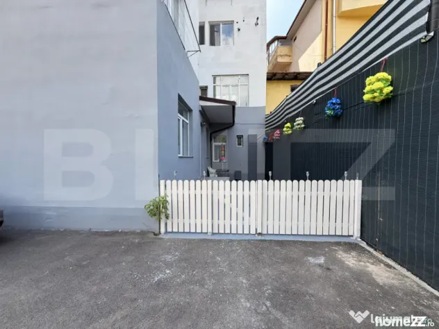 Apartament 3 camere cu 3 băi, bloc nou, terasă, zona Rocad