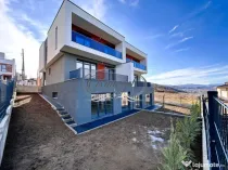 Duplex premium, zona Razoare