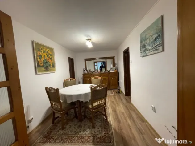 Apartament de vanzare cu 3 camere, 81 mp, zona Victor Babes