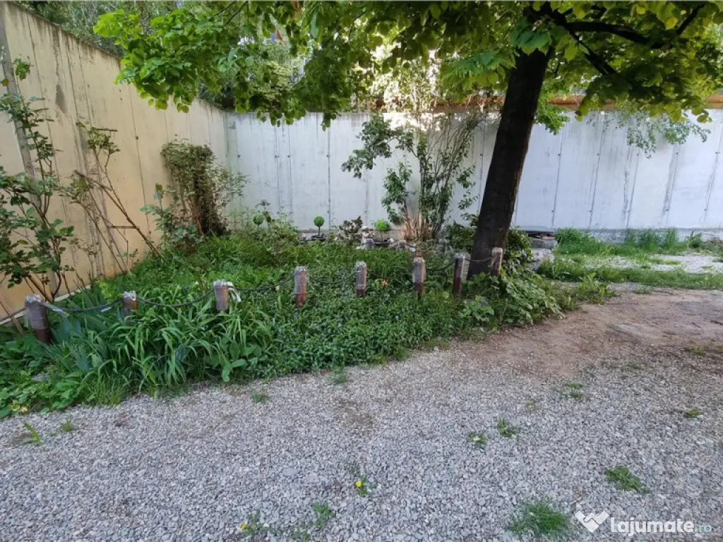 Apartament la casa de 4 camere zona bulevard 15 Noiembrie