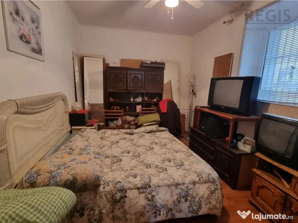 Apartament la casa de 4 camere zona bulevard 15 Noiembrie