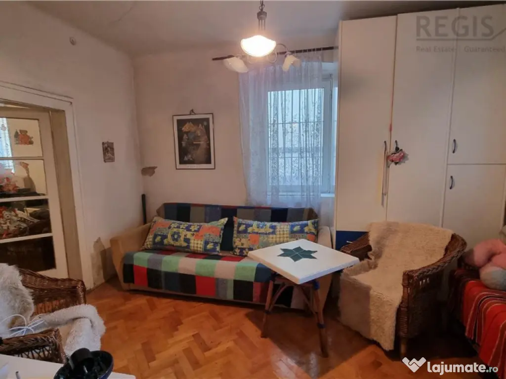 Apartament la casa de 4 camere zona bulevard 15 Noiembrie