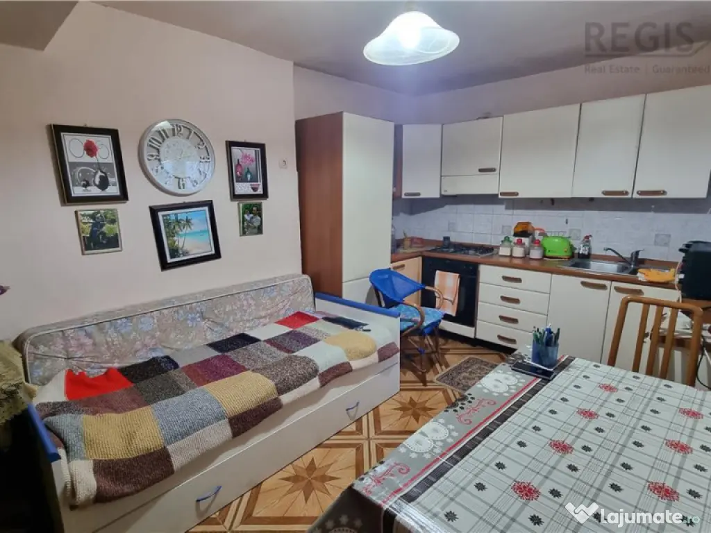 Apartament la casa de 4 camere zona bulevard 15 Noiembrie