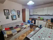 Apartament la casa de 4 camere zona bulevard 15 Noiembrie 