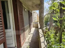 Casa cu 2 apartamente de 3 camere in centru