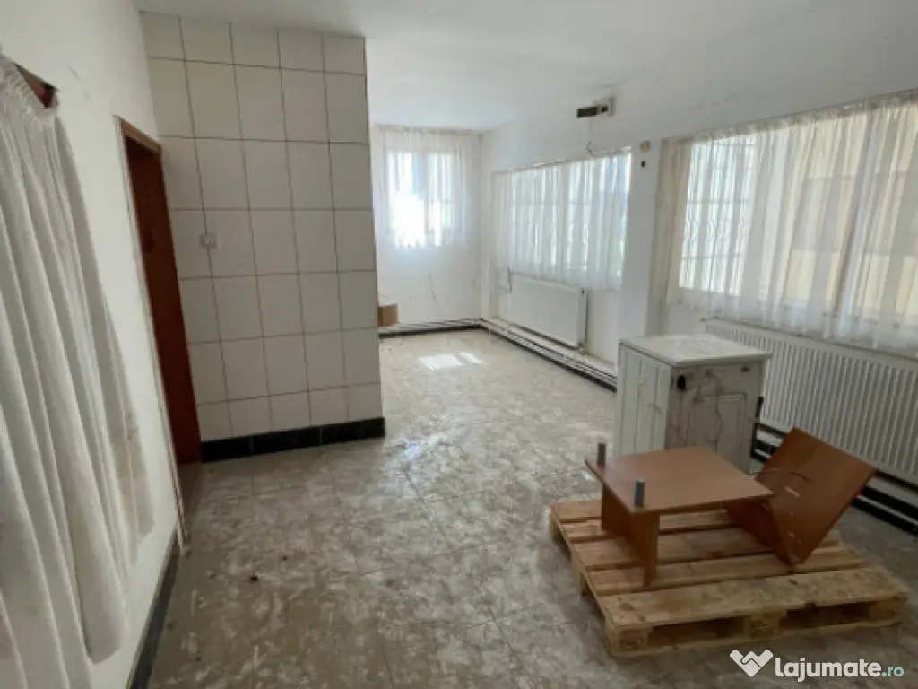 Hală situată în Ovidiu