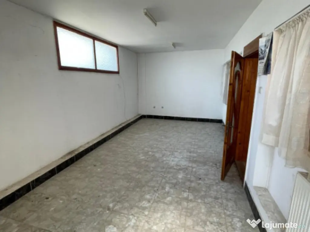 Hală situată în Ovidiu