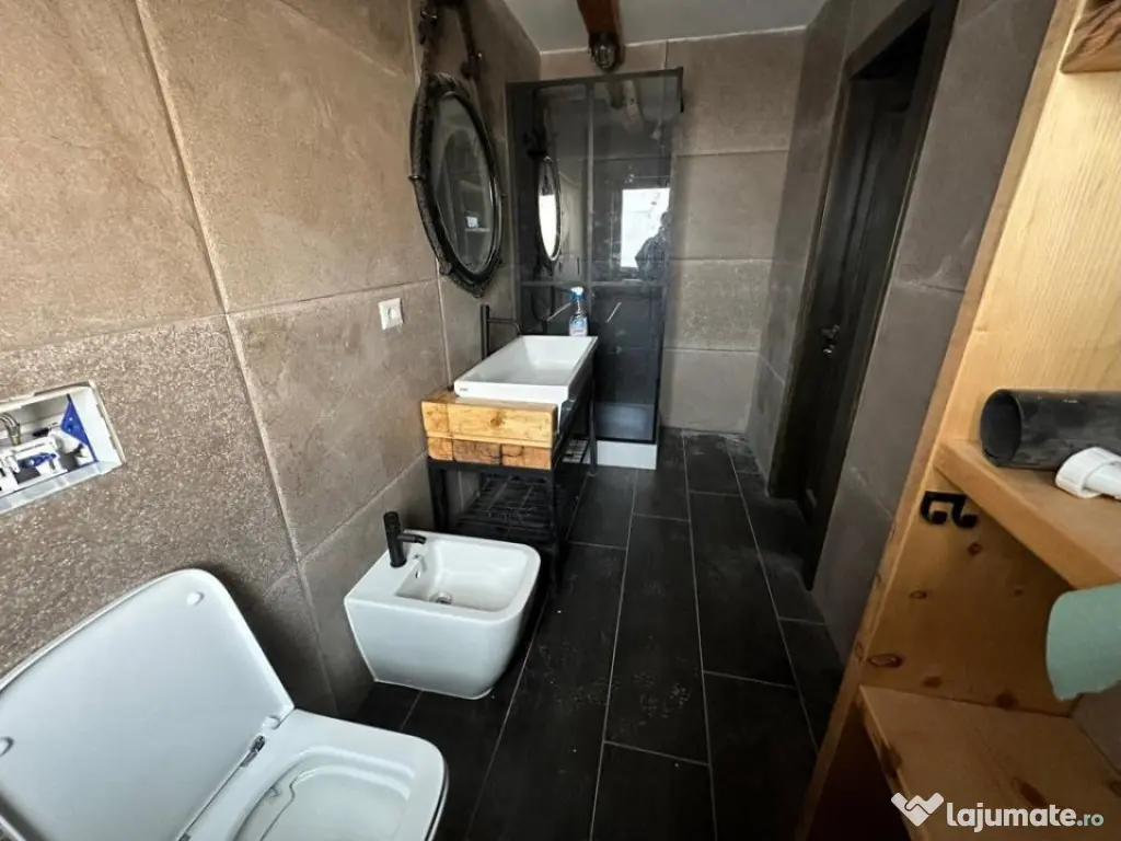 Spatiu comercial (Casa 6 camere) , zona centrala, 235mp, Rad