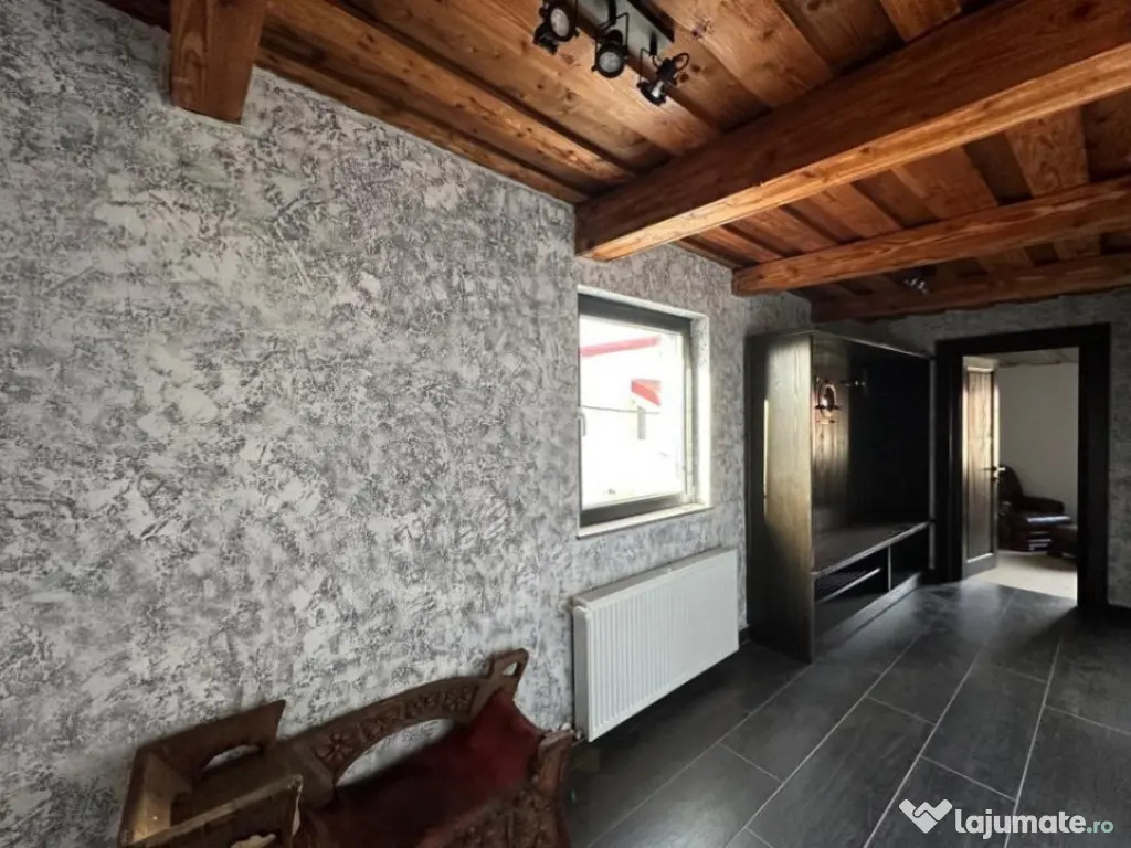 Spatiu comercial (Casa 6 camere) , zona centrala, 235mp, Rad