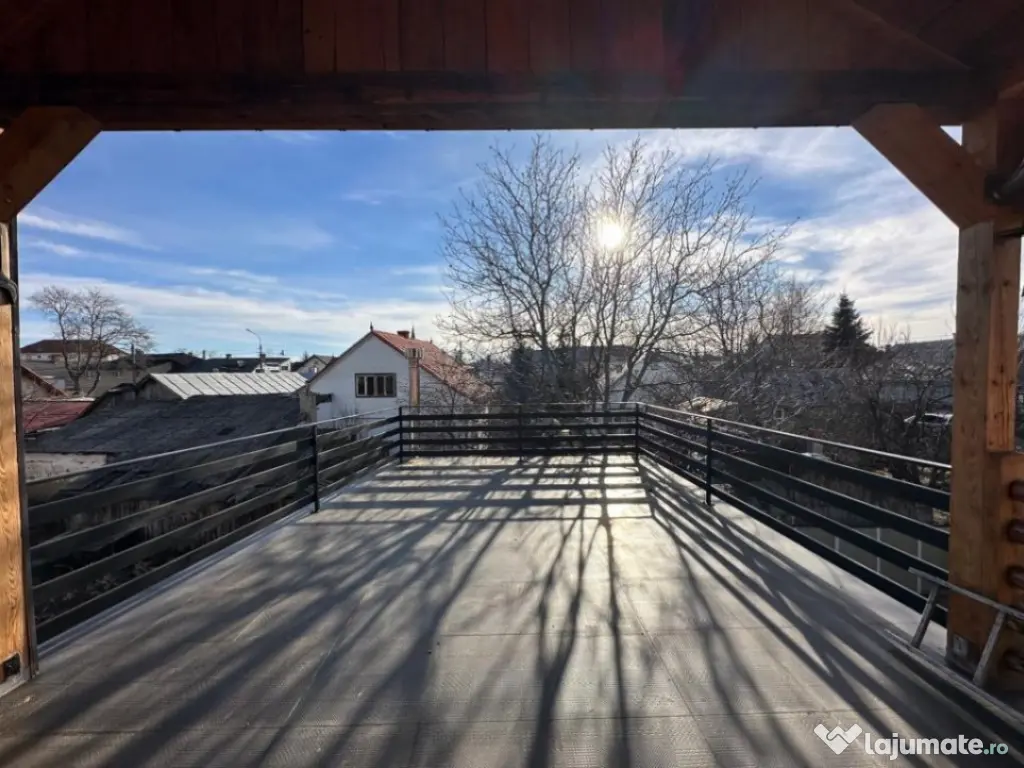 Spatiu comercial (Casa 6 camere) , zona centrala, 235mp, Rad