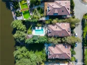 Vila de Lux cu Piscina, Acces direct la Lac si Vedere Panora 