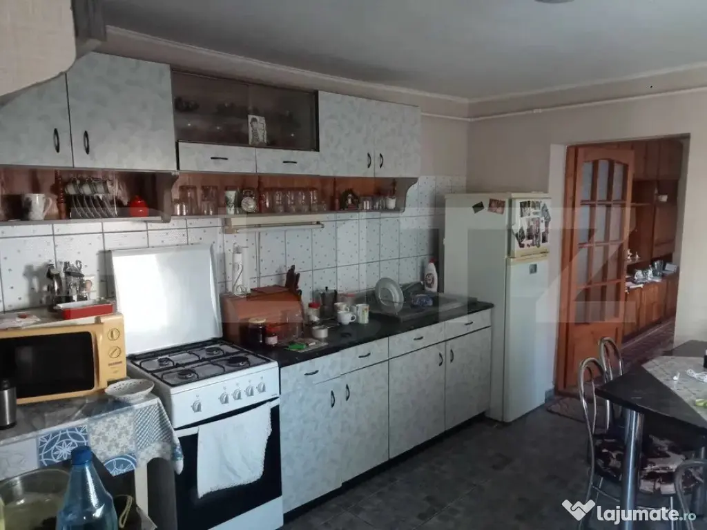 Casa de vanzare, 3 camere, 92 mp, zona Baritiu