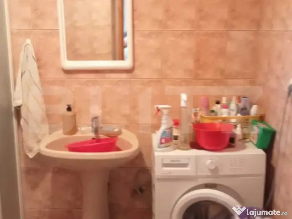 Casa de vanzare, 3 camere, 92 mp, zona Baritiu