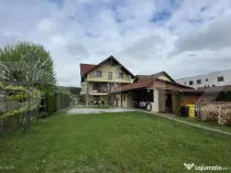 Casa de vanzare, 6 camere, 340 mp, cu 22 arii de teren, zona
