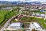 Hala industrială cu teren 10.495 mp – potențial super...