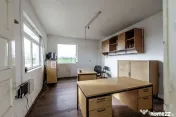 Hala industrială cu teren 10.495 mp – potențial super... 