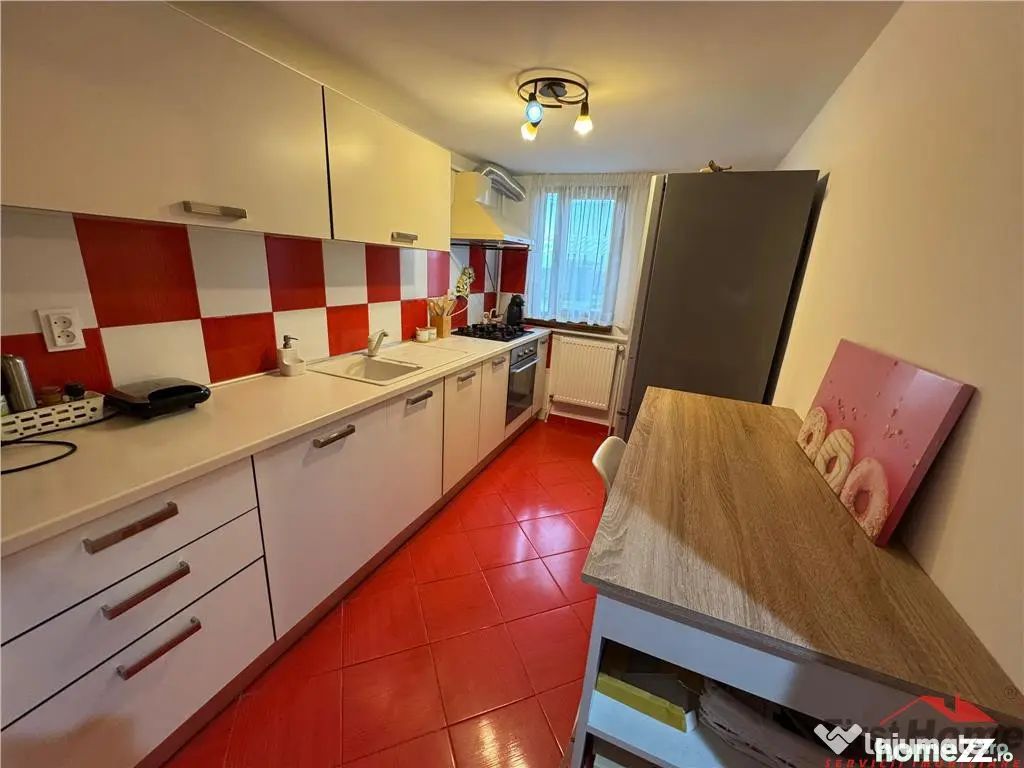 Apartament 2 camere de , etaj 3 / 3 zona Penny Obor