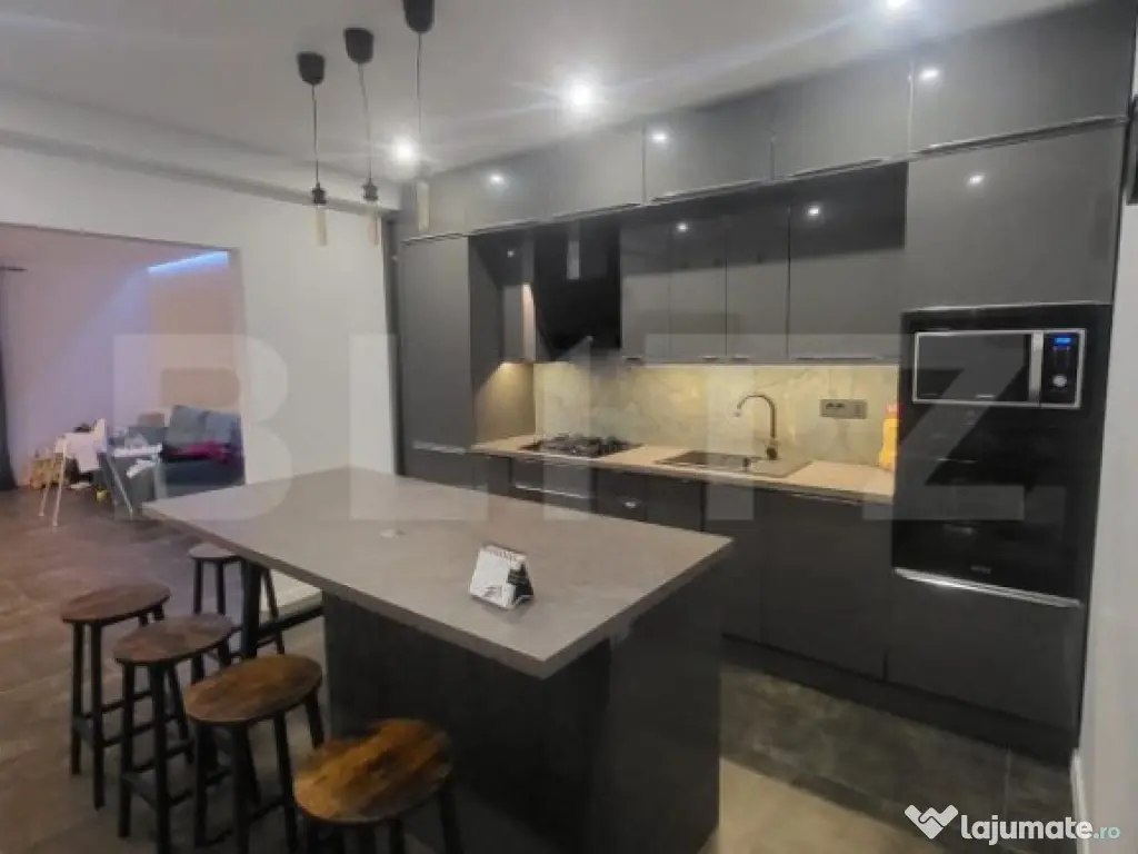 Casa de vanzare, cu 5 camere, 140 mp, zona Tomesti