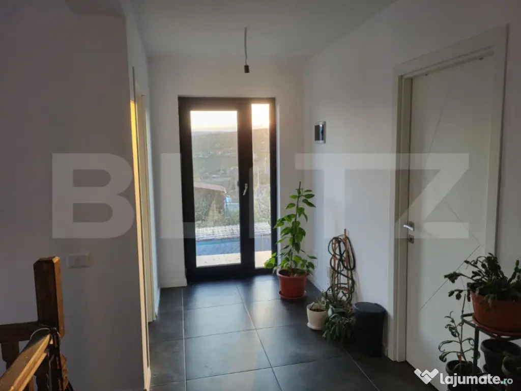 Casa de vanzare, cu 5 camere, 140 mp, zona Tomesti