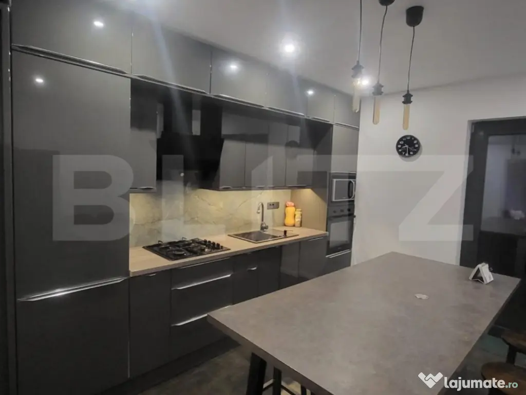 Casa de vanzare, cu 5 camere, 140 mp, zona Tomesti