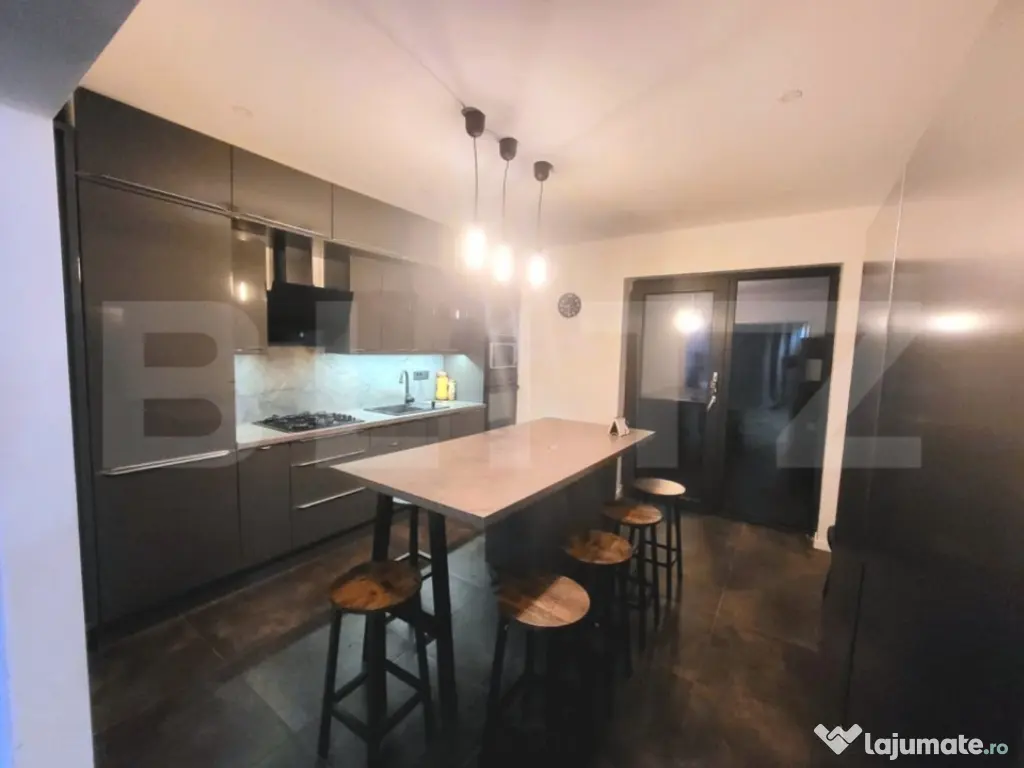 Casa de vanzare, cu 5 camere, 140 mp, zona Tomesti