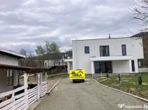 Str. Corbului, casa P+1, 30 ari teren