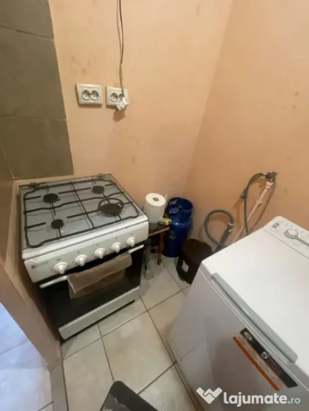Camera de camin, de vanzare, 13,64 mp, zona Valea Rosie