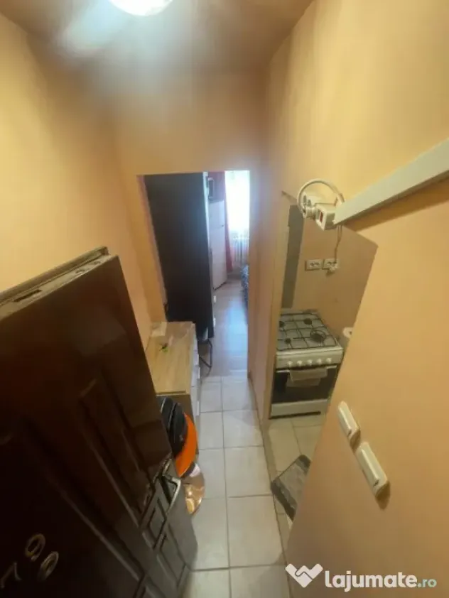 Camera de camin, de vanzare, 13,64 mp, zona Valea Rosie