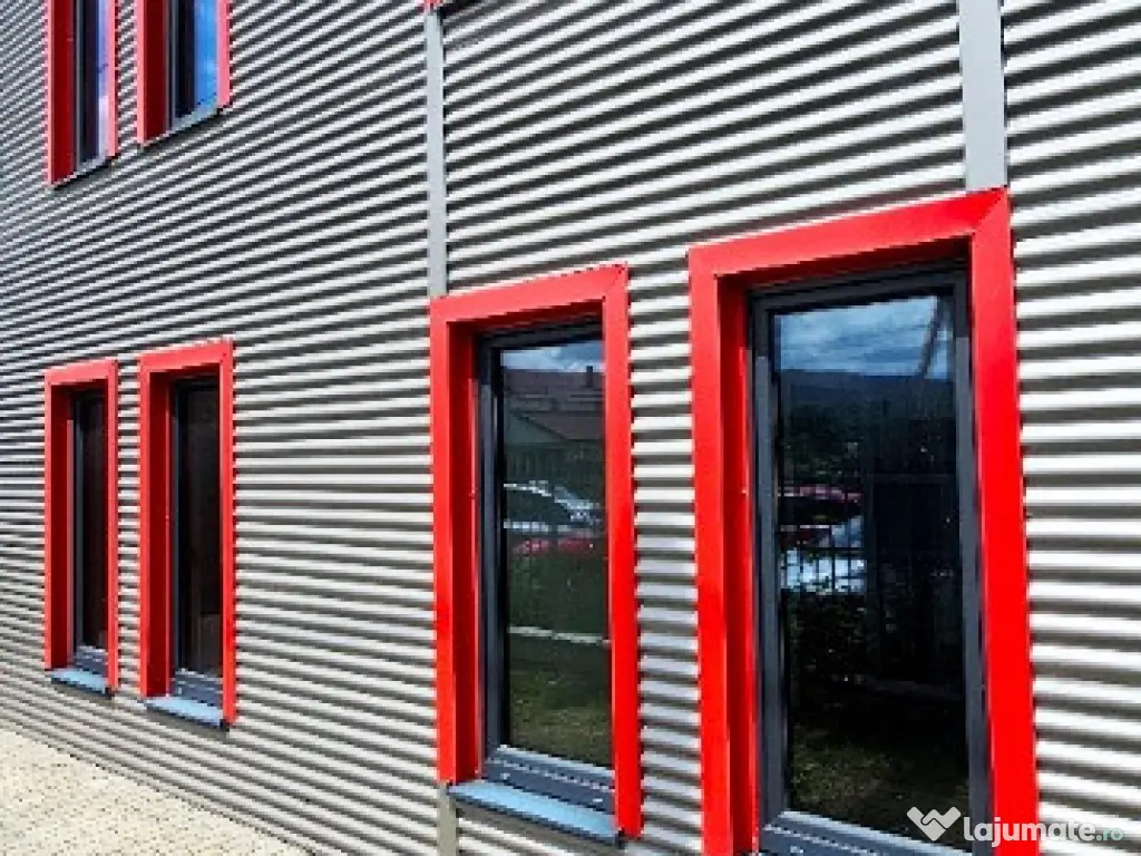 Complex imobiliar:cladire birouri, 2 hale noi si 3424 mp teren,P.Neamt