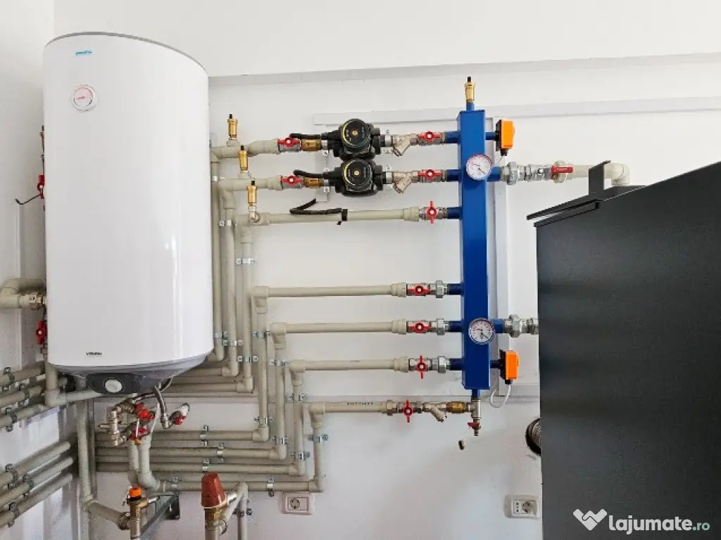 Complex imobiliar:cladire birouri, 2 hale noi si 3424 mp teren,P.Neamt