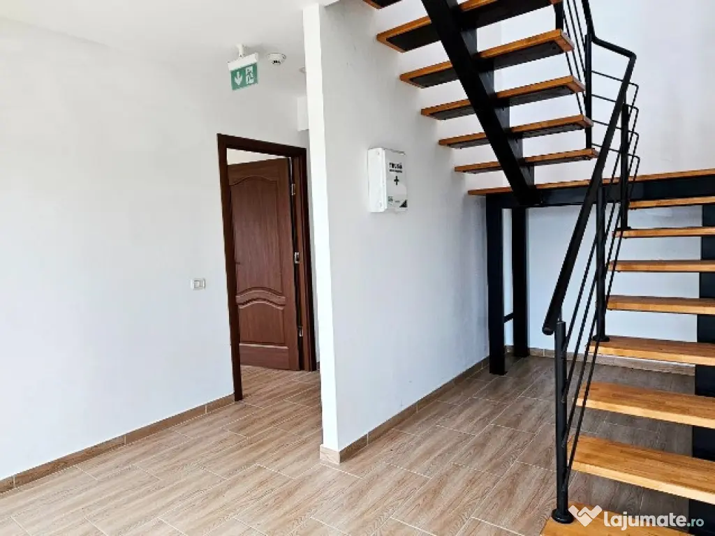 Complex imobiliar:cladire birouri, 2 hale noi si 3424 mp teren,P.Neamt