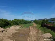 Teren de vanzare-ideal pentru hala sau parcare 