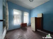 Casa cu farmec istoric, perfecta pentru un proiect de restau 