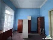 Casa cu farmec istoric, perfecta pentru un proiect de restau 