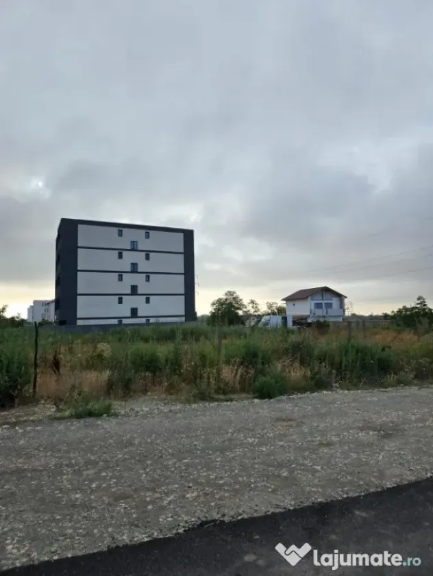 Teren de vanzare in Lazu